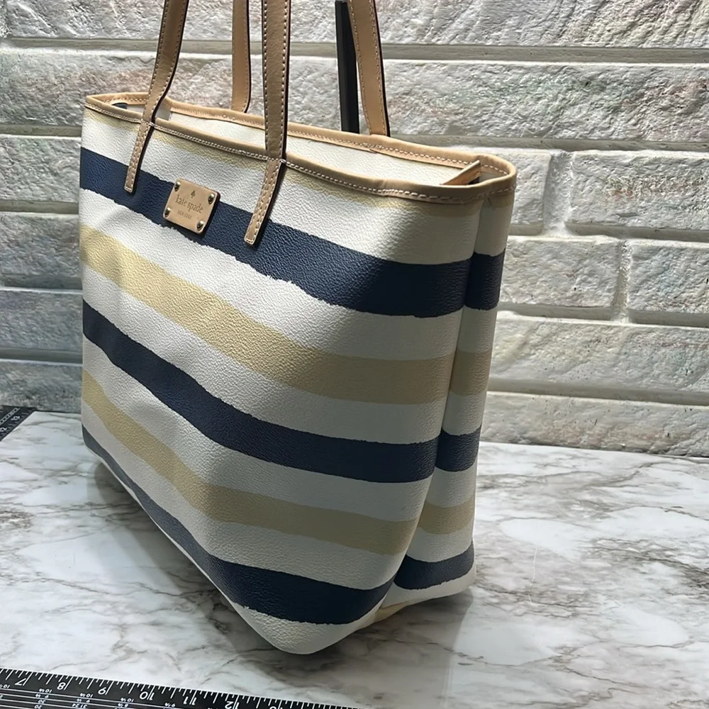 Kate Spade Bondi Road Striped Harmony Tote, Tan Cream & navy striped, Large VGUC - Picture 5 of 15